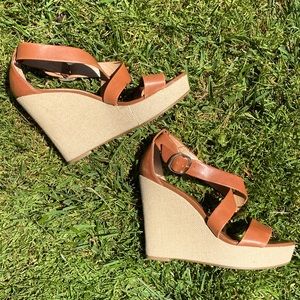 Leather Banana Republic Wedges 🌞